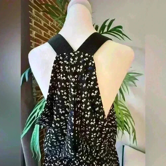 BCBGeneration Dress Size S-Short Racerback with Jersey Moc Wrap Vneck, preowned - Picture 3 of 11